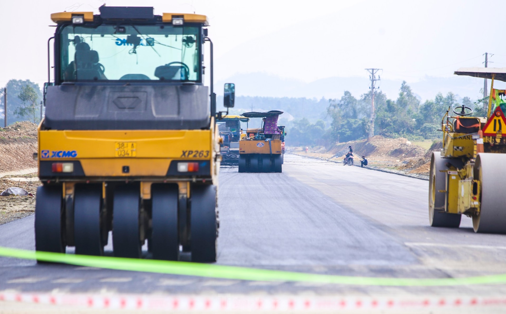 Cận cảnh tuyến đường 9 km đầu tư hơn 450 tỷ đồng ở Hà Tĩnh ảnh 5