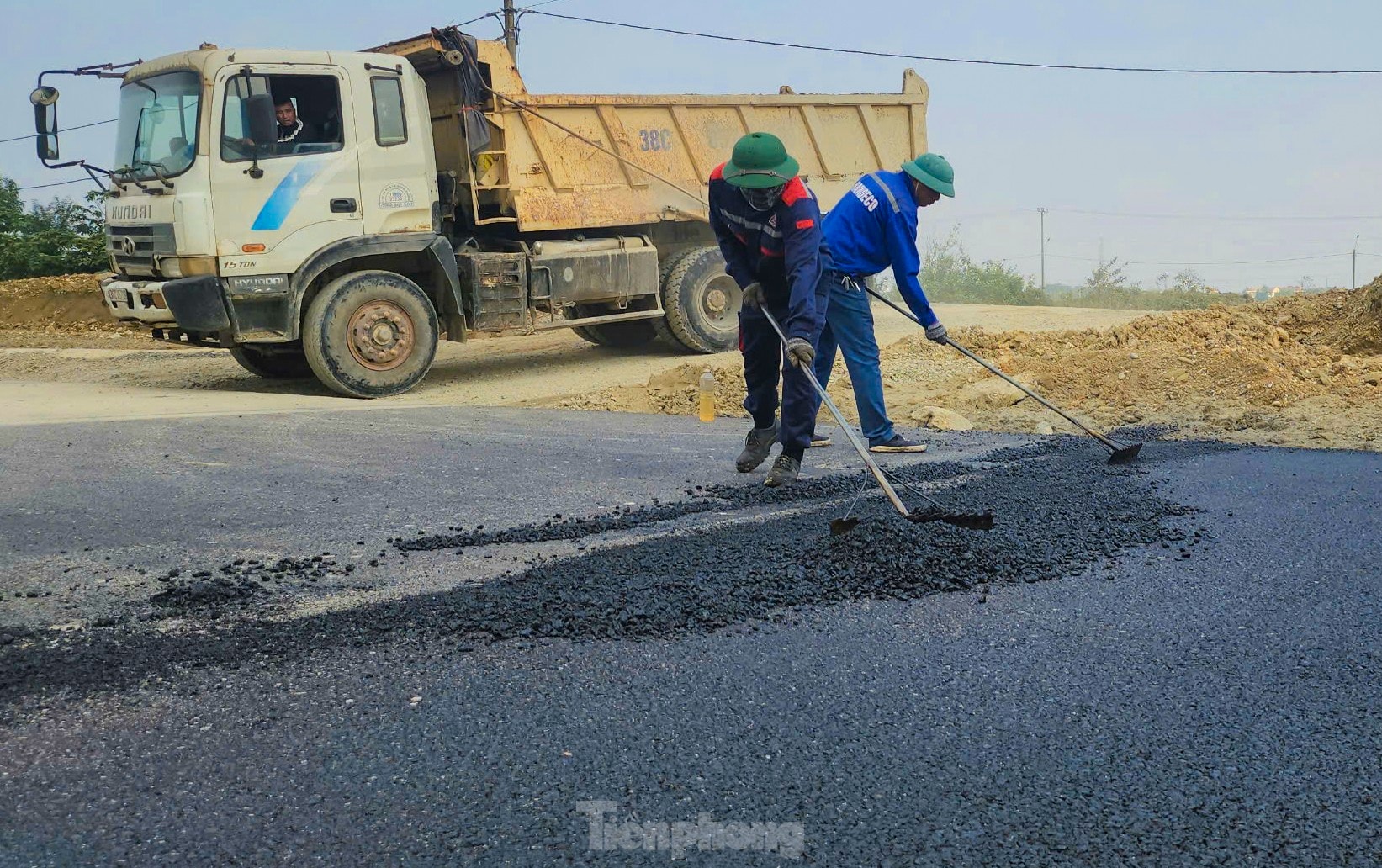 Cận cảnh tuyến đường 9 km đầu tư hơn 450 tỷ đồng ở Hà Tĩnh ảnh 7