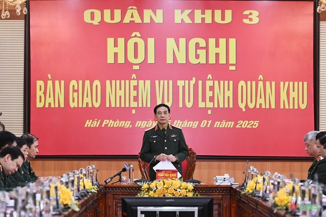 Đại tướng Phan Văn Giang chủ trì Hội nghị bàn giao nhiệm vụ Tư lệnh Quân khu 3 ảnh 2