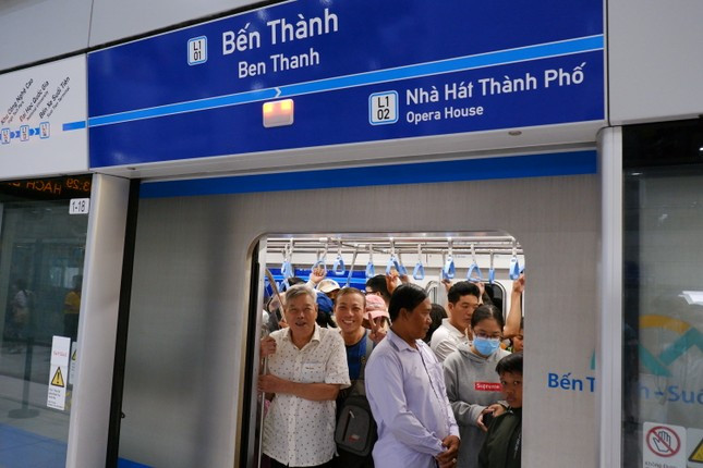 Từ 21/1, những ai được miễn phí vé tàu metro TPHCM? ảnh 1