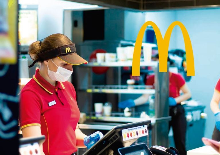 McDonald’s Anh lao đao vì scandal 'đổi tình lấy ca làm': Hơn 750 nhân viên đứng ra tố cáo