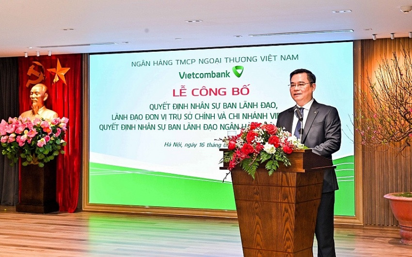 Vietcombank (VCB) cử 10 lãnh đạo tinh nhuệ sang 'vực dậy' ngân hàng CBBank