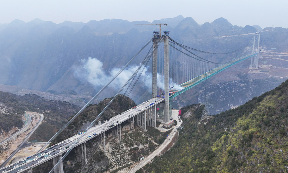 ‘Siêu dự án’ cao nhất thế giới ẩn sâu trong hẻm núi sắp khánh thành: Chiều cao thẳng đứng 625m, rút ngắn thời gian di chuyển còn 1 phút - ảnh 6