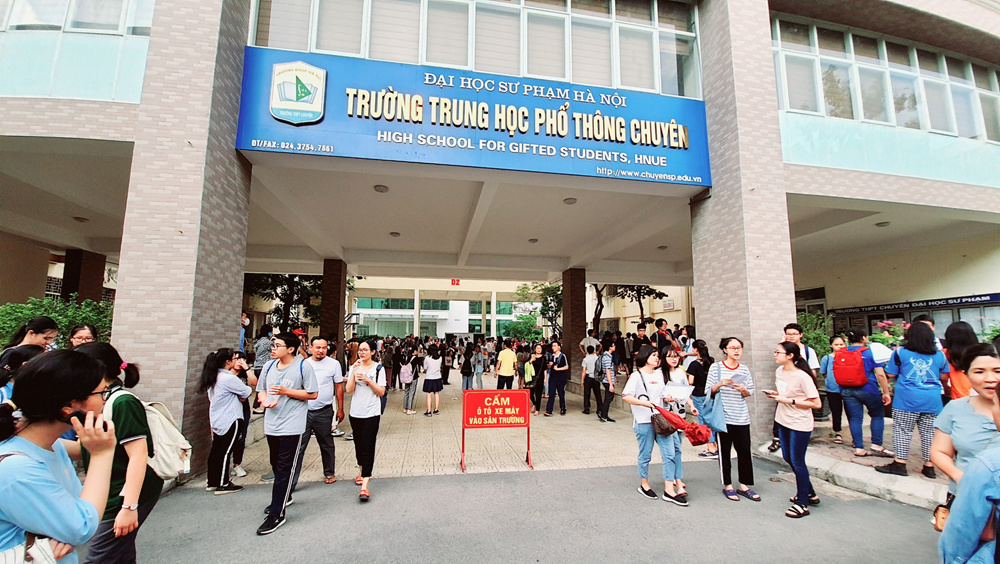 Ngôi trường chuyên nuôi dưỡng nhiều 'thần đồng' Toán học nhất Việt Nam: Vừa đón thêm thủ khoa HSG môn Toán, là 'lò đào tạo' huy chương Olympic quốc tế - ảnh 1