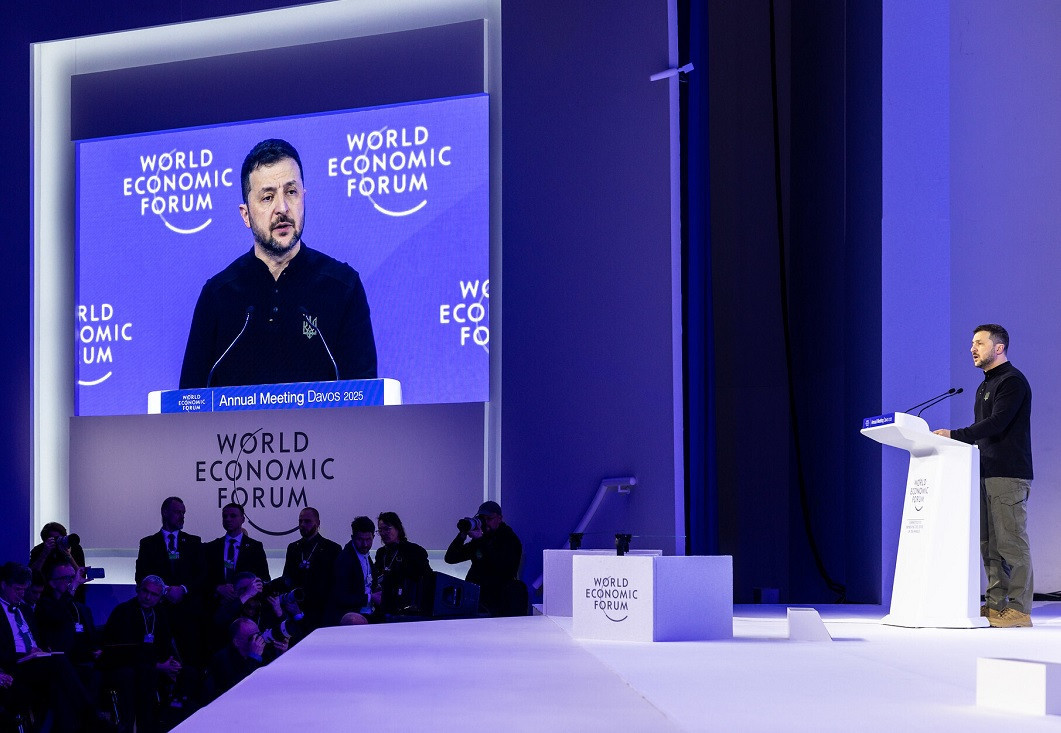 ong Zelensky phat bieu tai Davos.jpg