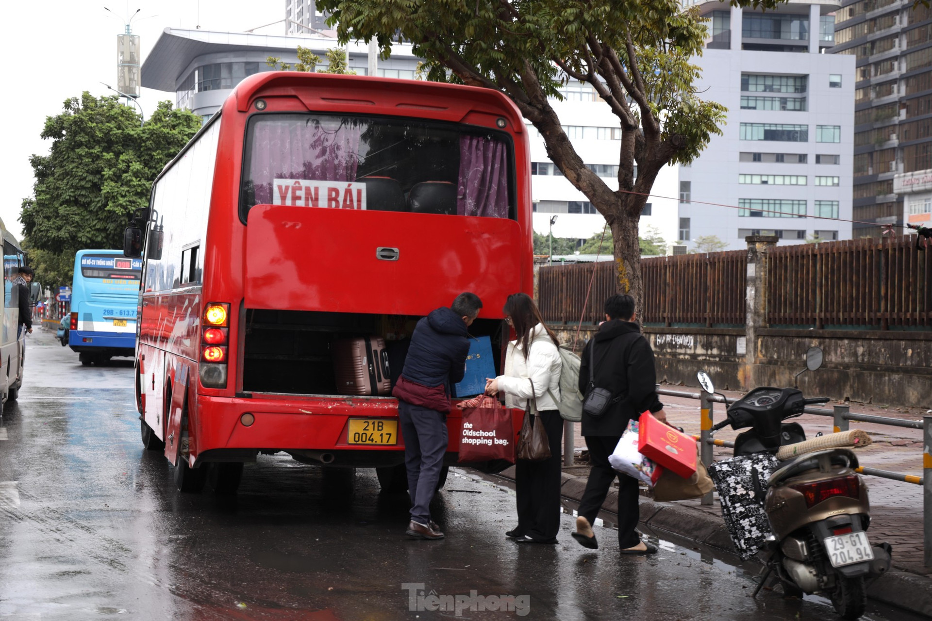 Xe dù, bến cóc hoành hành dịp Tết ở Hà Nội ảnh 5