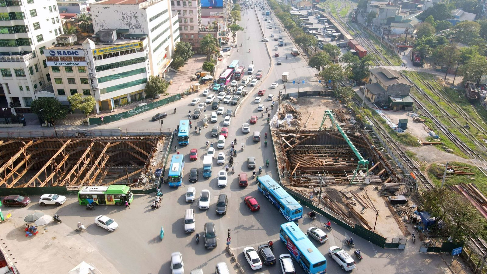 Sắp hoàn thành dự án hầm chui qua đường sắt đầu tiên ở Hà Nội- Ảnh 3.