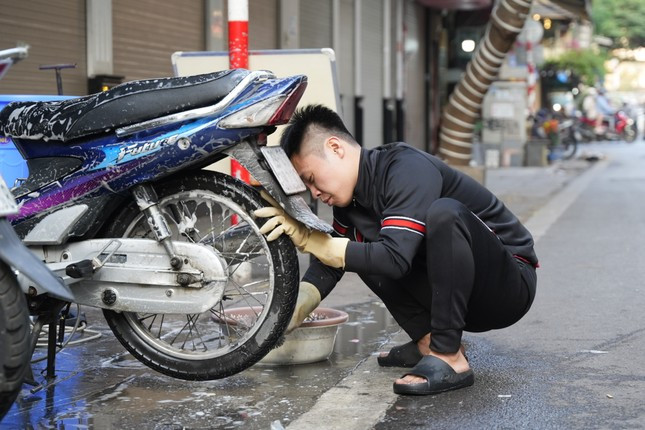 Đón giao thừa Ất Tỵ: Hà Nội chiều cuối năm, đường phố vắng vẻ, phố cổ tấp nập ảnh 21