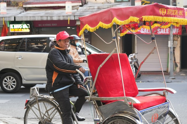 Đón giao thừa Ất Tỵ: Hà Nội chiều cuối năm, đường phố vắng vẻ, phố cổ tấp nập ảnh 22