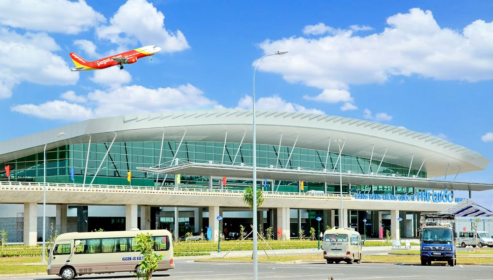 ‘Vua hàng hiệu’ Johnathan Hạnh Nguyễn muốn mở rộng sân bay tại hòn đảo đẹp thứ 2 thế giới - ảnh 1