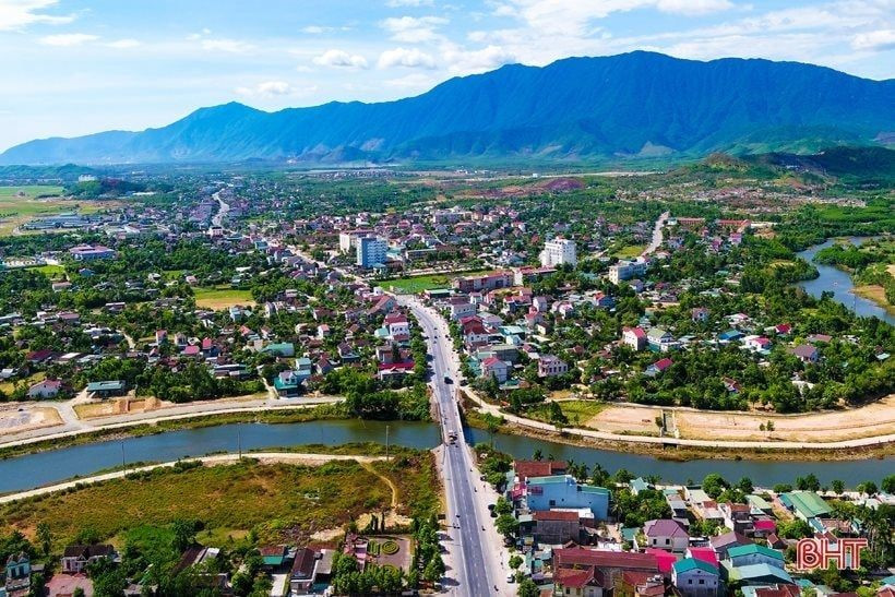 Trong năm nay Việt Nam có 4 thị xã lên thành phố, đều được kỳ vọng là trung tâm kinh tế, xã hội của tỉnh - ảnh 2