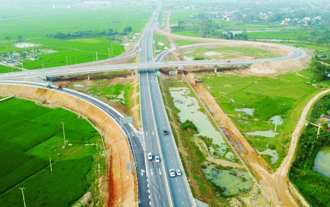 Đường nội đô và cao tốc cùng 'chuyển động' ảnh 2