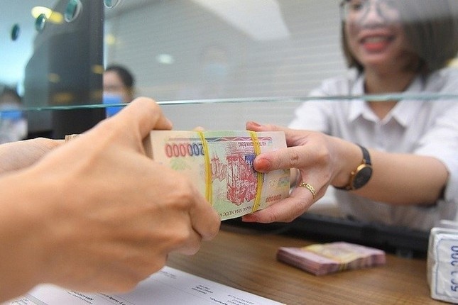 Ngân hàng tăng mạnh lãi suất tiết kiệm sau Tết ảnh 1