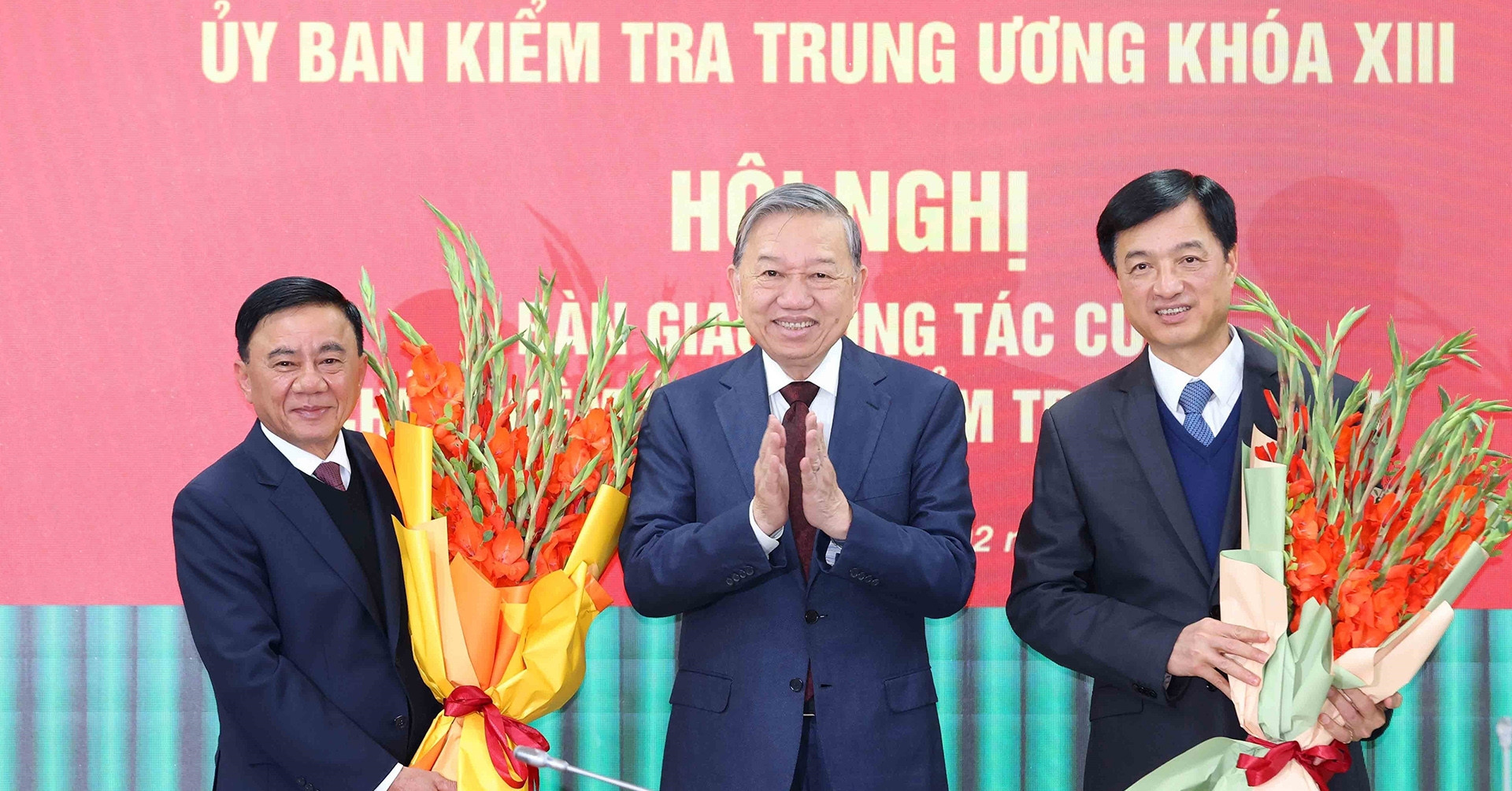 Tổng Bí thư dự hội nghị bàn giao công tác của Chủ nhiệm Ủy ban Kiểm tra Trung ương