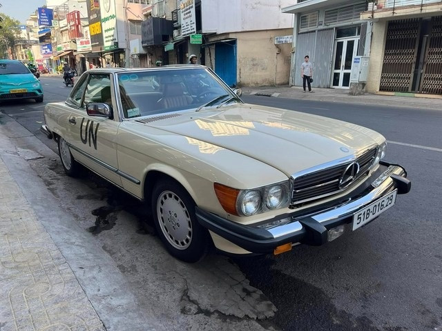 Ông trùm cà phê Đặng Lê Nguyên Vũ xuất hiện cùng huyền thoại Mercedes-Benz 380