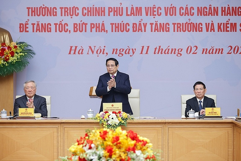 Họp với Thủ tướng, NHNN cho biết sẽ có biện pháp tiến tới xóa bỏ cơ chế phân bổ room tín dụng