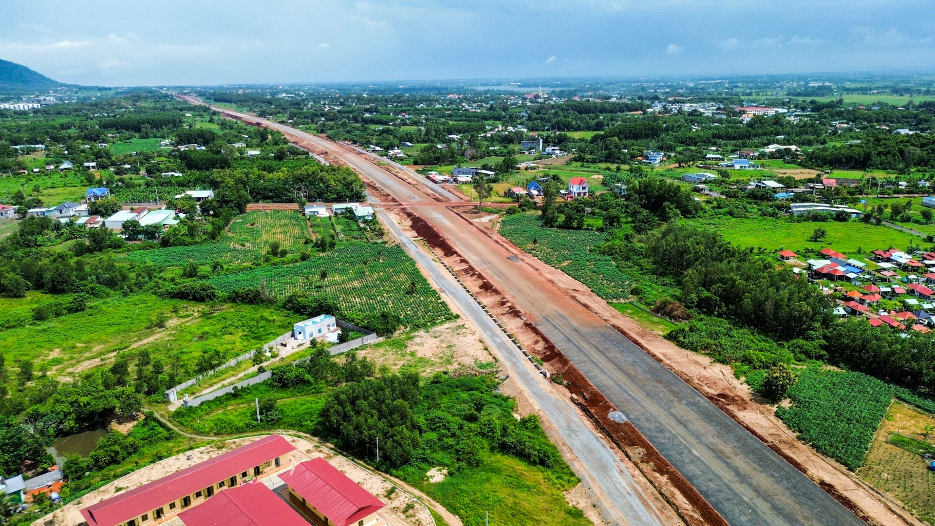 Hơn 300 trường hợp được ưu tiên mua nhà ở xã hội ở tỉnh giàu có của Việt Nam, chuyện gì đang xảy ra?- Ảnh 1.