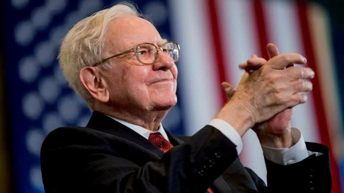 Tỷ phú Warren Buffett bất ngờ 'xả' hàng tỷ USD cổ phiếu của các ngân hàng lớn, nguyên nhân do đâu? - ảnh 1