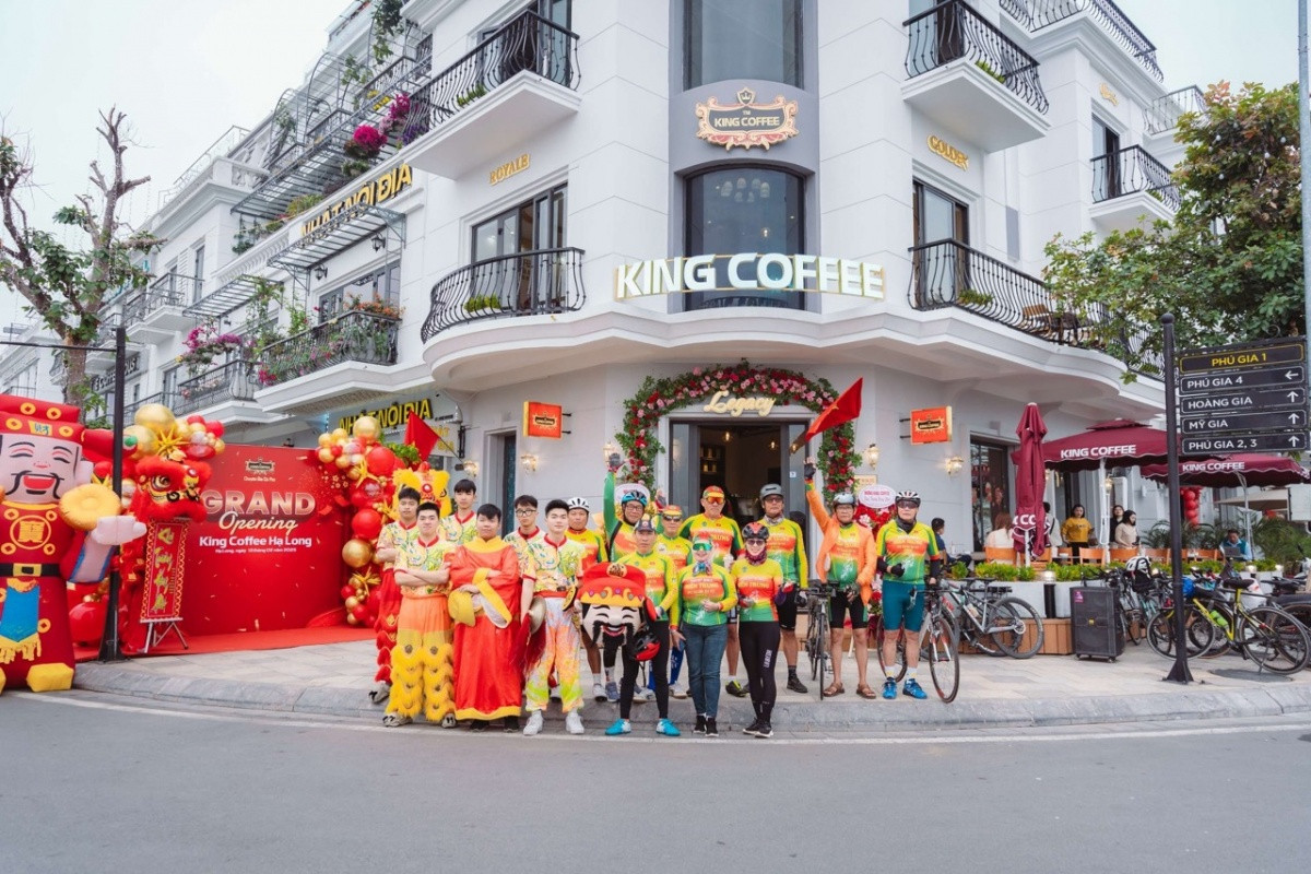 'Nữ hoàng cà phê' Lê Hoàng Diệp Thảo khai trương King Coffee tại Hạ Long, 'hoà quyện' cùng di sản thế giới