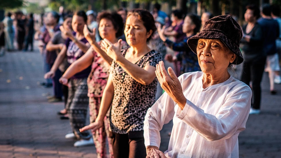 Nghỉ hưu năm 2025, đóng BHXH đủ 19 năm: Lương hưu mỗi tháng nhận được bao nhiêu?