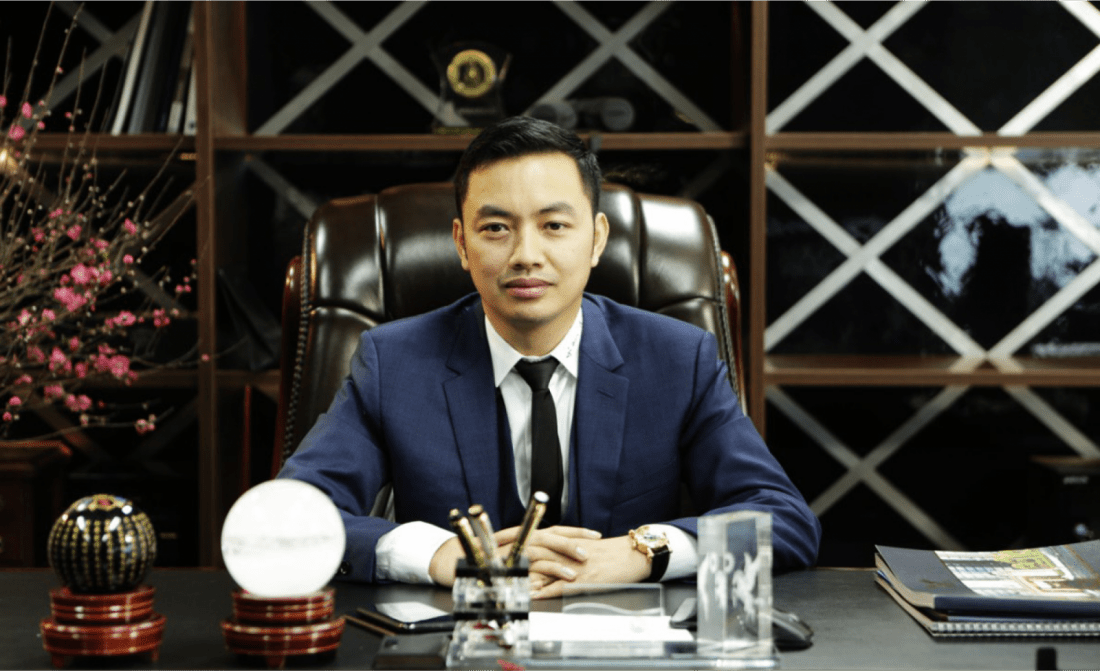 Chủ tịch, CEO một công ty bất động sản cùng từ chức