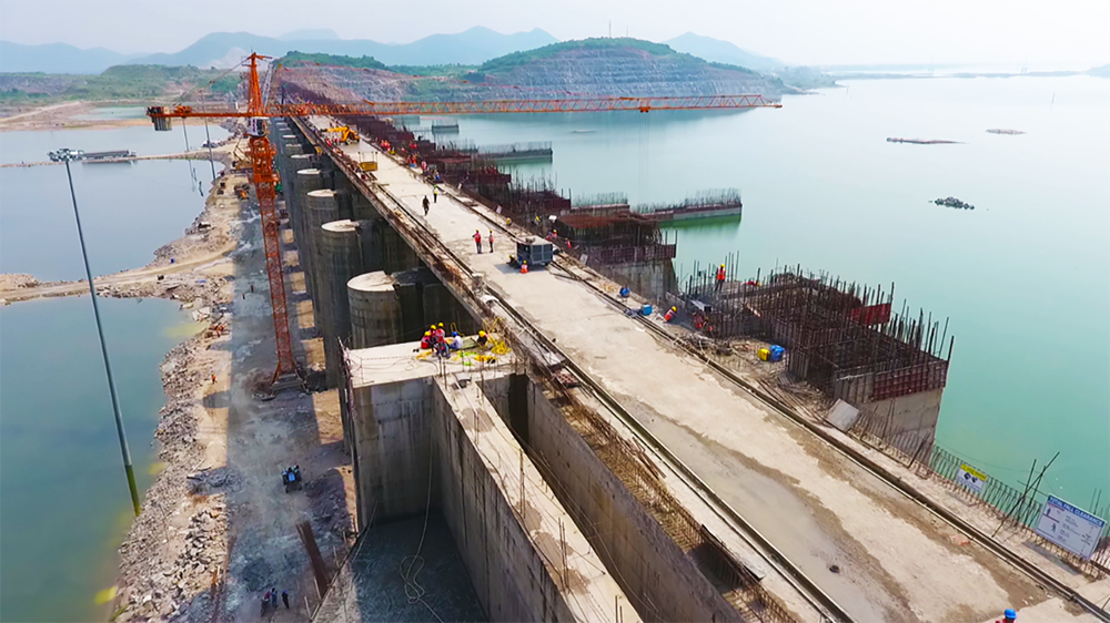 Triển khai 'siêu' dự án thủy lợi mang tính lịch sử: Có hệ thống đập tràn khủng hơn đập Tam Hiệp, di dời ít nhất 200.000 người, tổng chi phí 89.000 tỷ đồng - ảnh 1