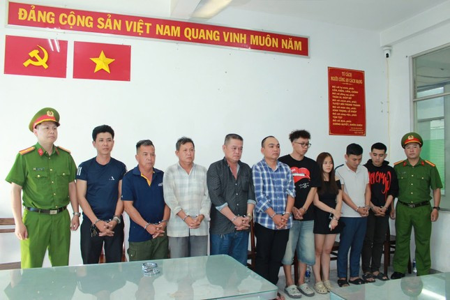 Kịch bản câu view của vụ khiêng quan tài trước chợ Bến Thành ảnh 1