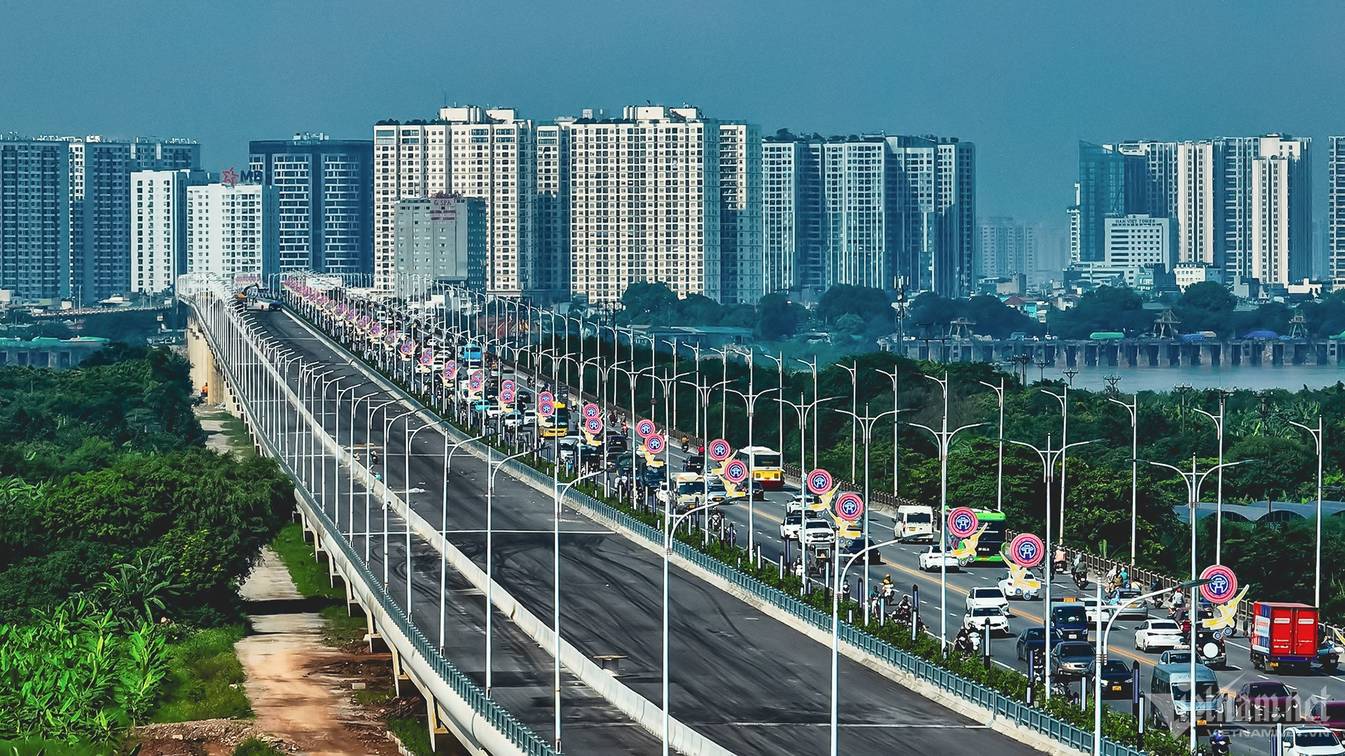 Cầu hơn 6.000 tỷ có chuỗi nhịp chính vượt sông lớn nhất Việt Nam: Dấu ấn kỷ niệm 1.000 năm Thăng Long - Hà Nội, kết nối 2 đại đô thị của Vinhomes- Ảnh 1. Cầu hơn 6.000 tỷ có chuỗi nhịp chính vượt sông lớn nhất Việt Nam: Dấu ấn kỷ niệm 1.000 năm Thăng Long - Hà Nội, kết nối 2 đại đô thị của Vinhomes- Ảnh 1.