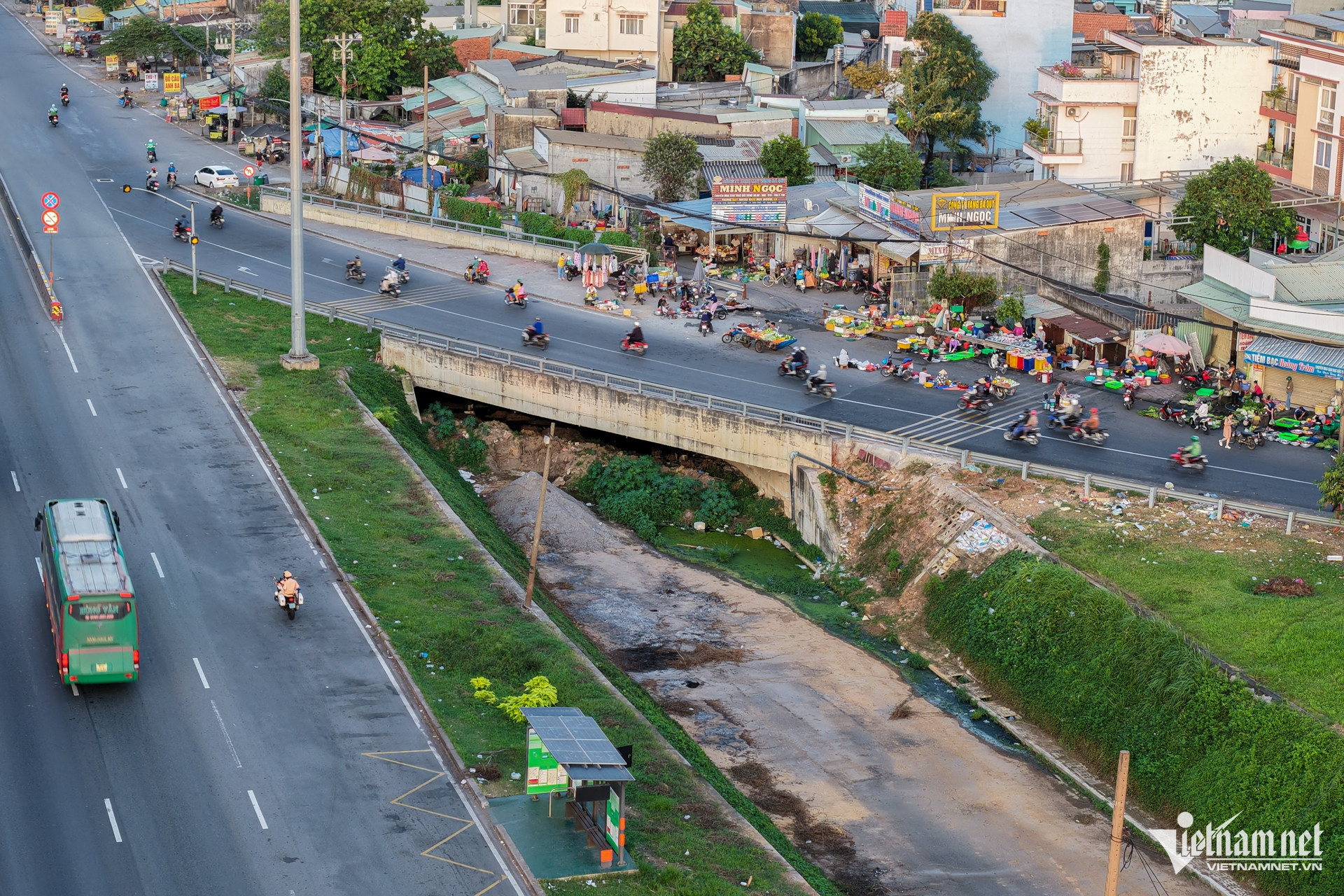 W-xa lộ hà nội nguyễn huế 6.jpg