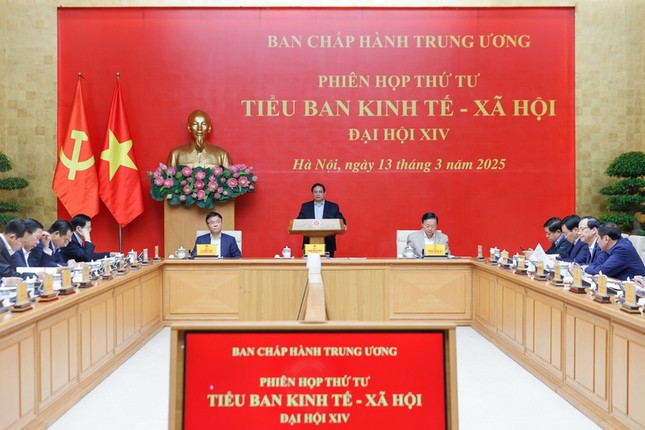 Thủ tướng: Mạnh dạn đặt hàng, giao một số việc lớn cho các tập đoàn tư nhân ảnh 2