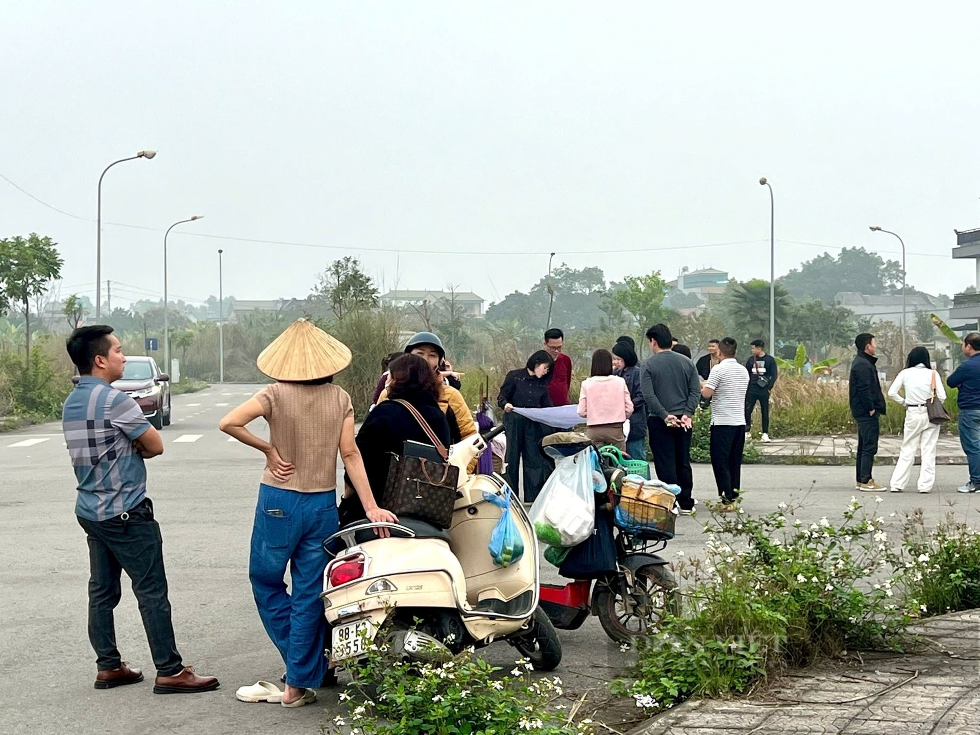 Săn đất đón sóng sáp nhập: Cẩn thận 'đu đỉnh', mắc kẹt và chôn vốn dài hạn- Ảnh 1.