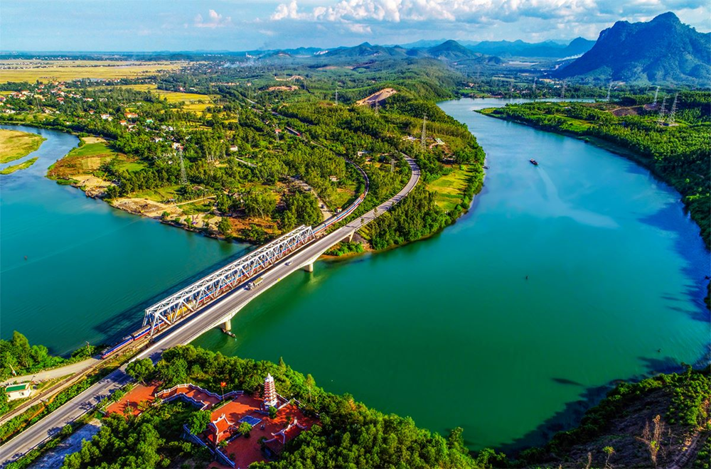 Tỉnh có tên mang nghĩa ‘Thái Bình rộng lớn’ giáp tỉnh Quảng Trị, quê hương của Đại tướng duy nhất trong lịch sử hiện đại đánh bại 4 cường quốc - ảnh 2