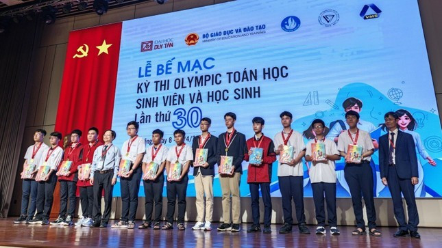 Cặp song sinh cùng vào vòng chọn Đội tuyển Olympic Toán quốc tế, không học thêm vẫn giành nhiều HCV, giải thưởng - ảnh 2