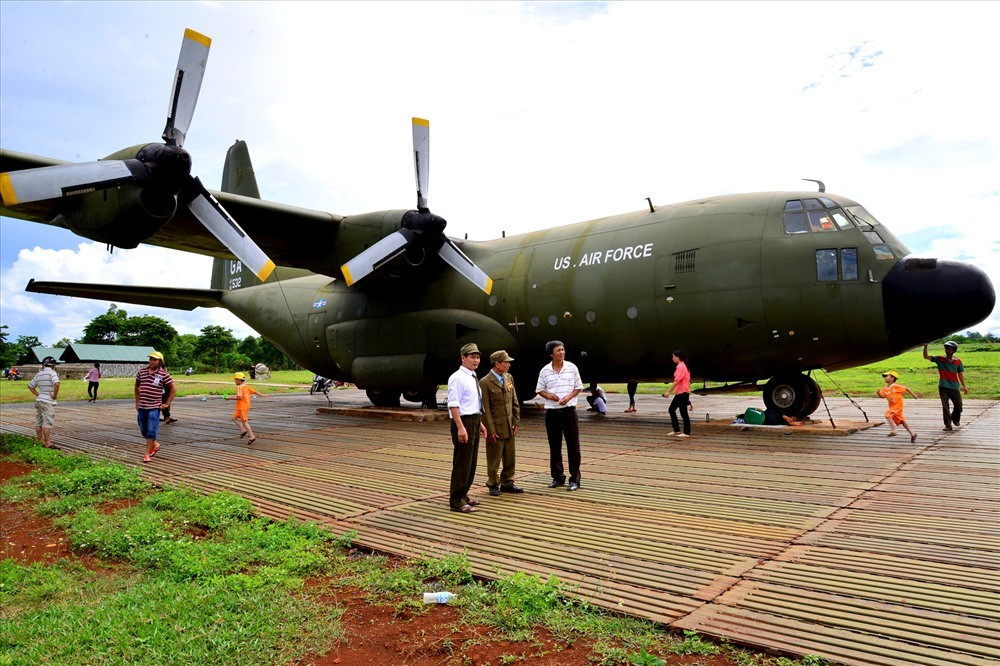 Sân bay duy nhất của Việt Nam hơn 50 năm không đón bất kỳ chuyến bay nào nhưng không bị phá bỏ, đang lưu giữ nhiều trực thăng, vũ khí - ảnh 5