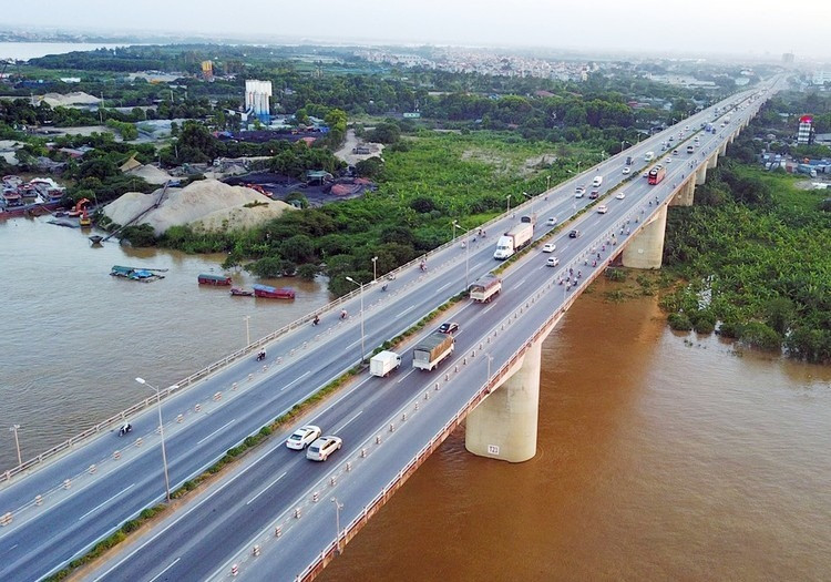 Chỉ vài tháng nữa, cây cầu bắc qua sông Hồng lớn nhất Hà Nội sẽ được 'lên đời'- Ảnh 2.