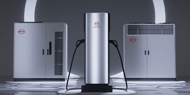 3 hãng xe Trung Quốc chạy đua giành ngôi vương sạc siêu tốc
