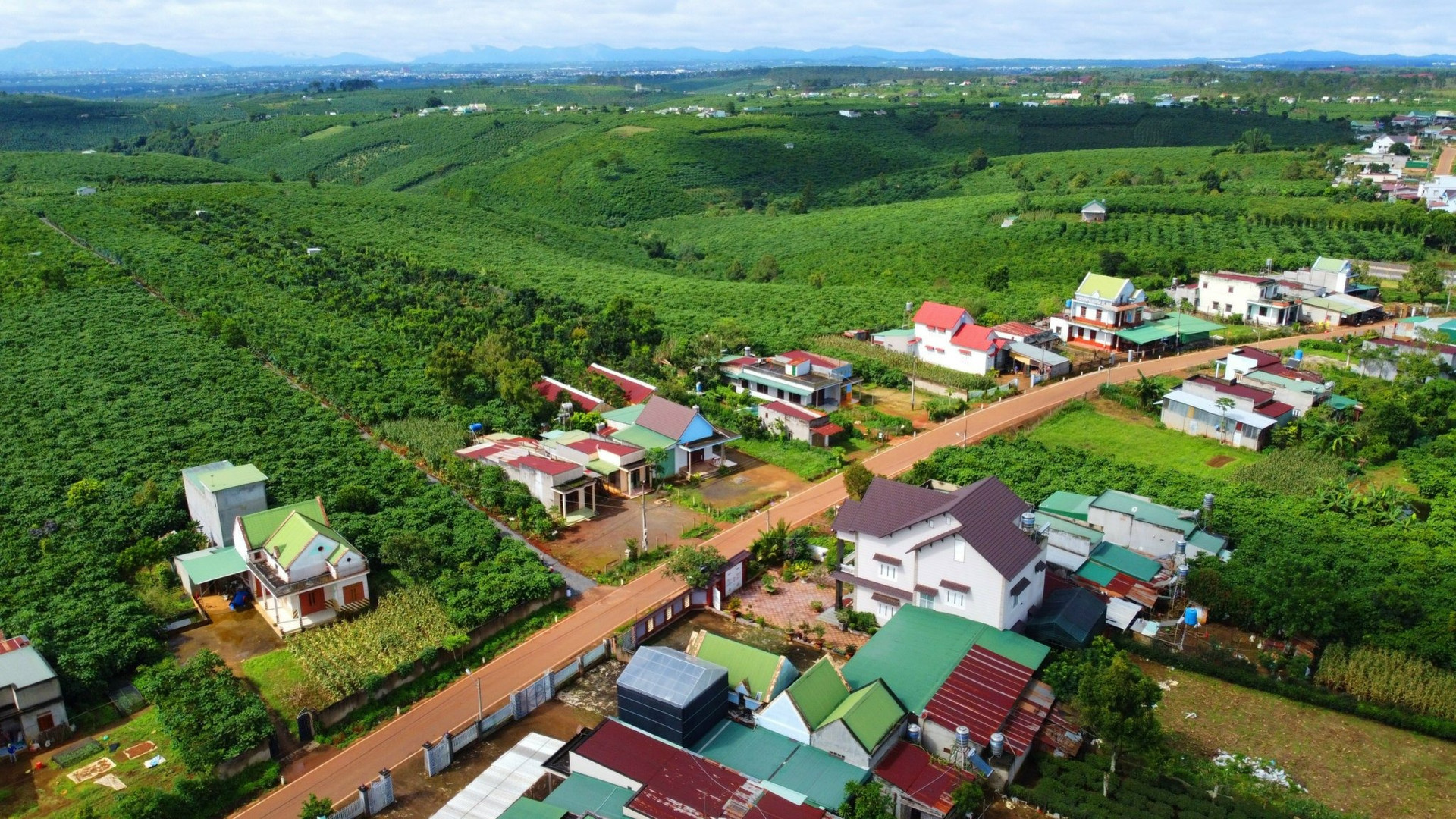 Kể từ nay, người dân xây nhà sai vị trí đất thổ cư sẽ bị phạt rất nặng- Ảnh 2. Kể từ nay, người dân xây nhà sai vị trí đất thổ cư sẽ bị phạt rất nặng- Ảnh 2.