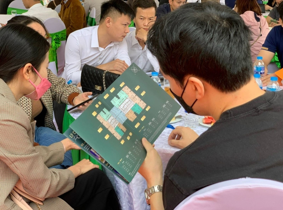 Khóa giá ảo, mở cánh cửa an cư: Cần cơ chế kiểm soát giá nhà?