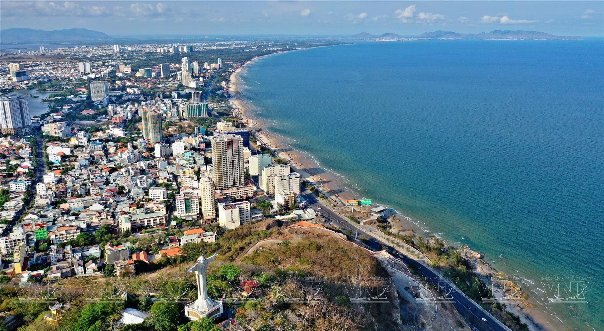 Sau sáp nhập, thành phố giàu nhất Việt Nam sẽ có diện tích tăng 341%, quy mô dân số đạt gần 14 triệu người- Ảnh 2.