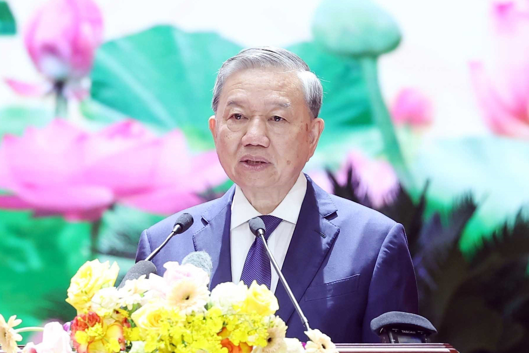 vna_potal_tong_bi_thu_gap_mat_can_bo_lao_thanh_cach_mang_nguoi_co_cong_gia_dinh_chinh_sach_tieu_bieu_7973803.jpg