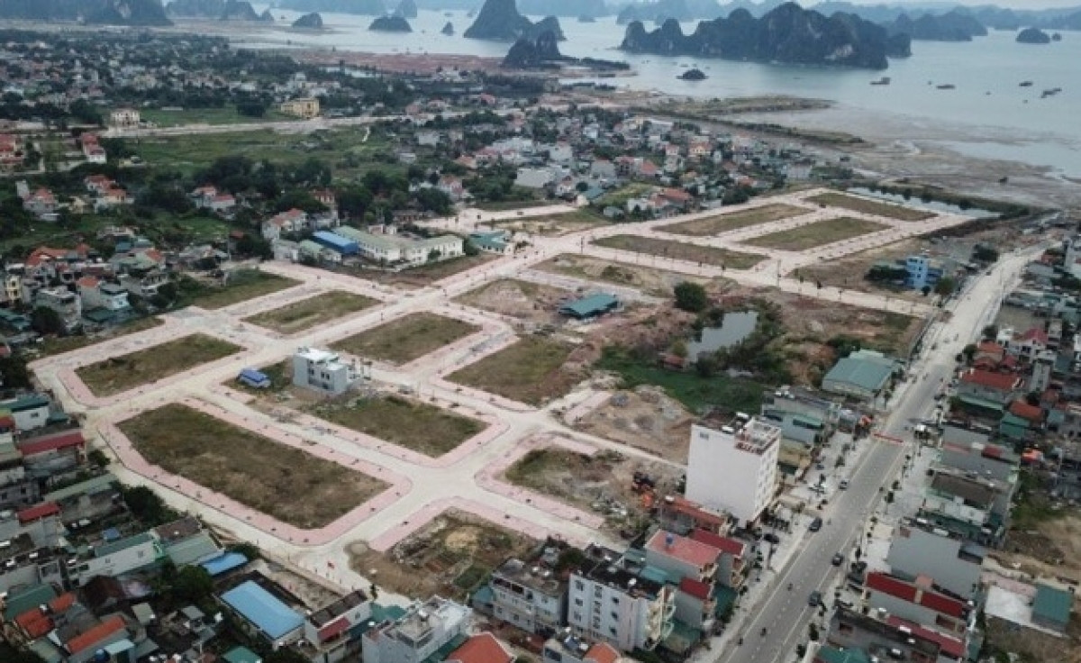 Đất nền vùng ven: Giá rao bán tăng mạnh nhưng giao dịch ảm đạm