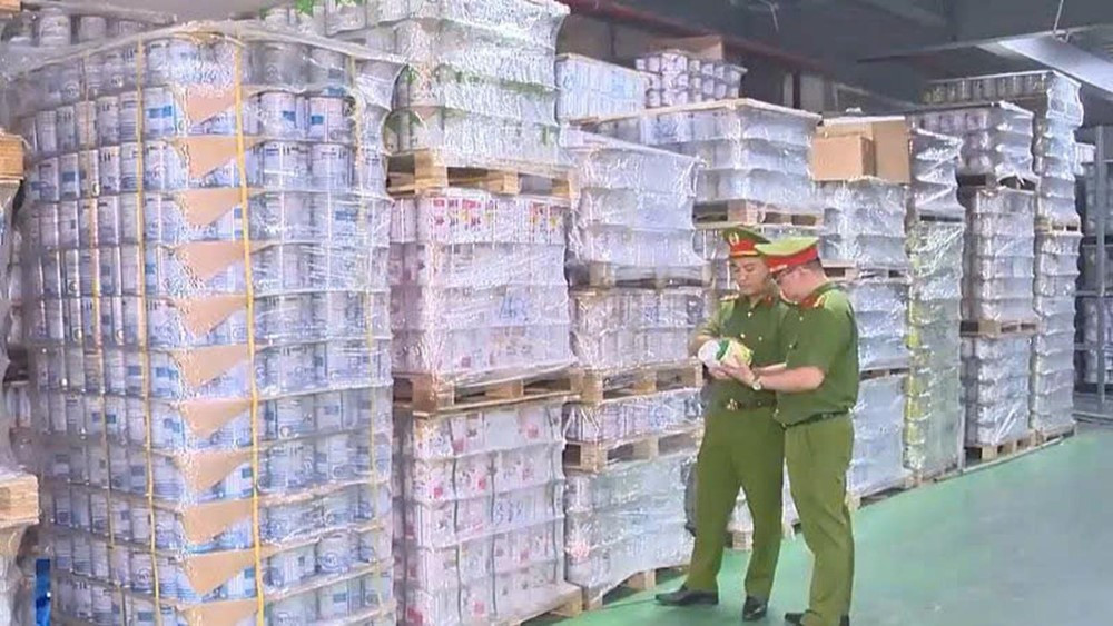 Thủ tướng ra chỉ đạo, yêu cầu Bộ Công an, Bộ Y tế, Bộ Công Thương đẩy nhanh tiến độ điều tra vụ sữa giả - ảnh 1