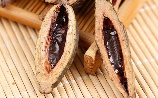 Xuất khẩu quả tươi nguyên liệu giá vài chục nghìn/kg, người Việt Nam chi cả triệu USD mua về loại kẹo 'lạ'