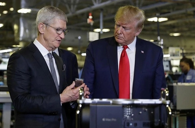Tim Cook đã làm gì để giúp Apple tránh bị Mỹ áp thuế quan?