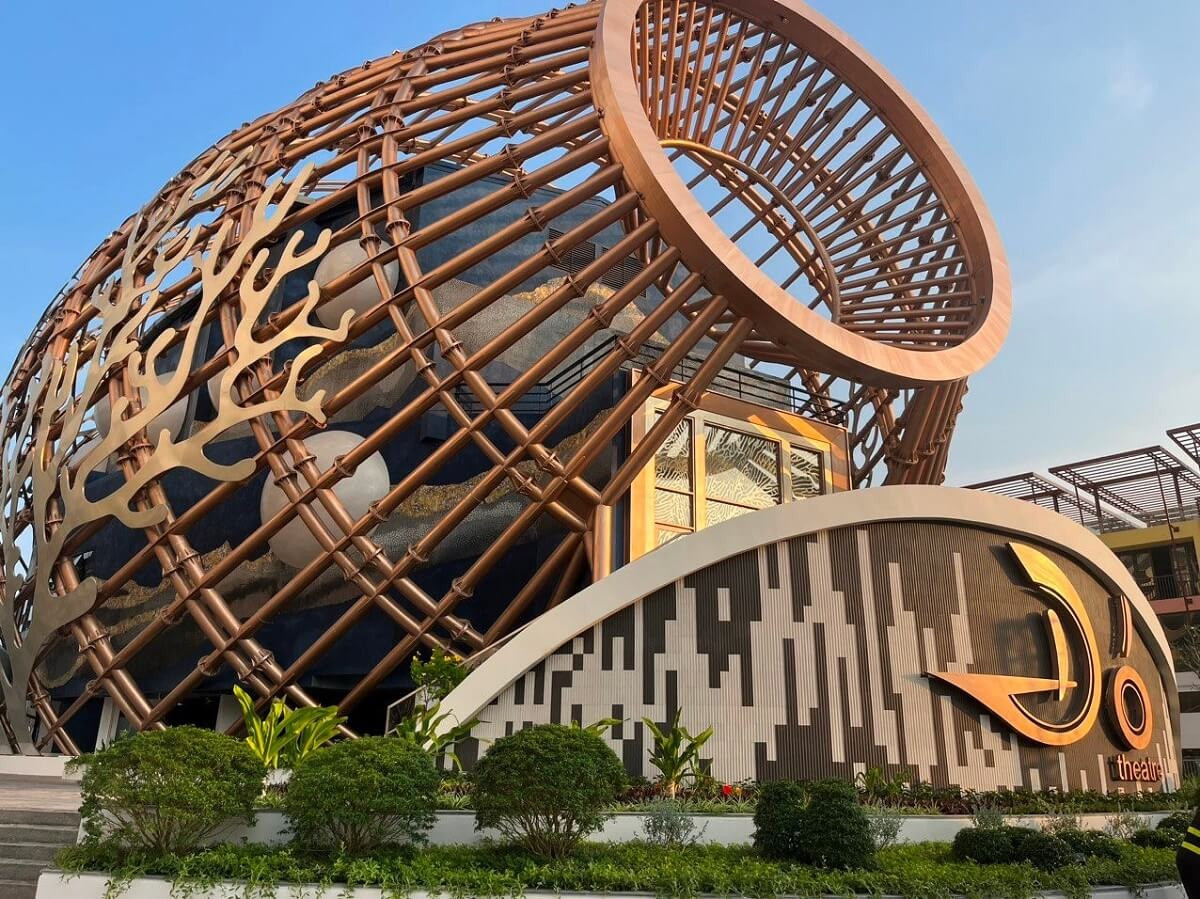 Chiếc đó lớn nhất Việt Nam với 2.500m2 trở thành nhà hát mang kiến trúc độc bản giữa lòng phố biển, chạm ngưỡng đẳng cấp quốc tế- Ảnh 1. Chiếc đó lớn nhất Việt Nam với 2.500m2 trở thành nhà hát mang kiến trúc độc bản giữa lòng phố biển, chạm ngưỡng đẳng cấp quốc tế- Ảnh 1.