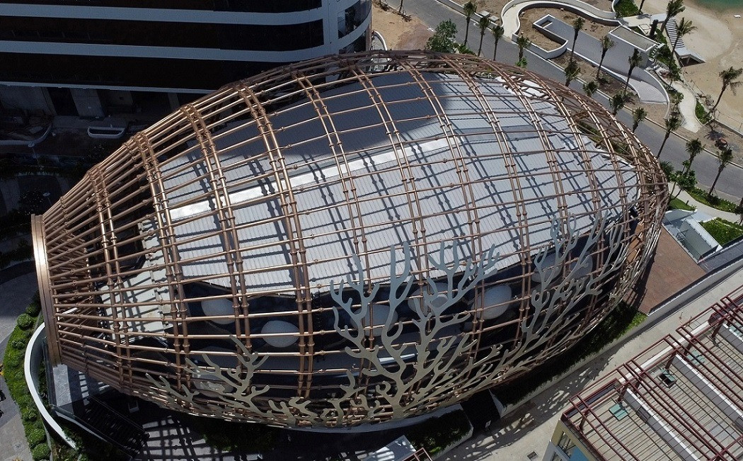 Chiếc đó lớn nhất Việt Nam với 2.500m2 trở thành nhà hát mang kiến trúc độc bản giữa lòng phố biển, chạm ngưỡng đẳng cấp quốc tế- Ảnh 2. Chiếc đó lớn nhất Việt Nam với 2.500m2 trở thành nhà hát mang kiến trúc độc bản giữa lòng phố biển, chạm ngưỡng đẳng cấp quốc tế- Ảnh 2.