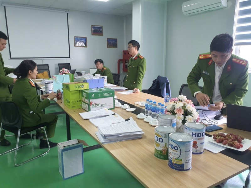 Chuyên gia văn hóa: Lợi nhuận 'khủng' từ các hợp đồng quảng cáo tạo thành một sức hấp dẫn khó chối từ đối với những người có tầm ảnh hưởng - ảnh 1