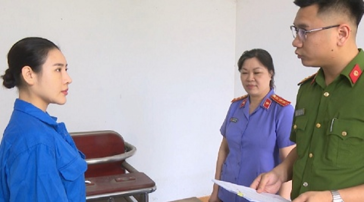 Lật tẩy đường dây sản xuất thuốc diệt cỏ giả bằng... hạt nêm: Bán ra hơn 60.000 gói khắp các tỉnh, thành