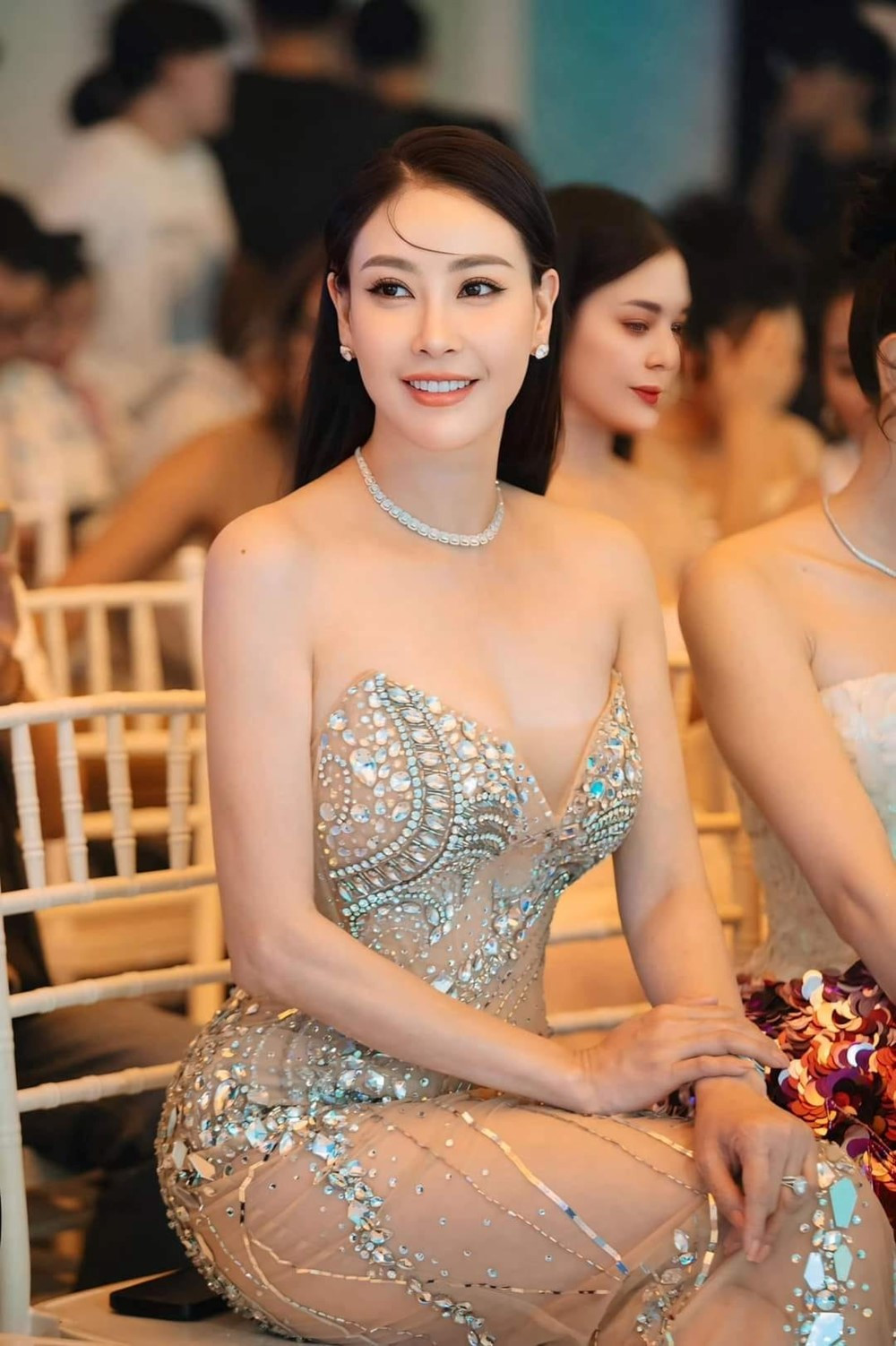Hoa hậu trẻ nhất lịch sử Việt Nam đăng quang năm 16 tuổi, U50 sở hữu biệt thự 400 tỷ đồng, nhà đất không đếm xuể trải dài từ Bắc vào Nam - ảnh 2