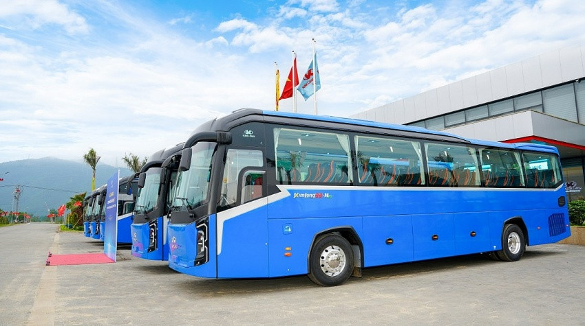 Tổ hợp sản xuất ô tô quy mô 500 triệu USD tại Việt Nam vừa bàn giao lô xe khách phục vụ TP. Hải Phòng